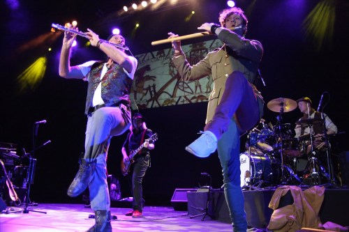 Ian and Ryan--leg up Berlin 2012 (8) Photo by MARTIN WEBB