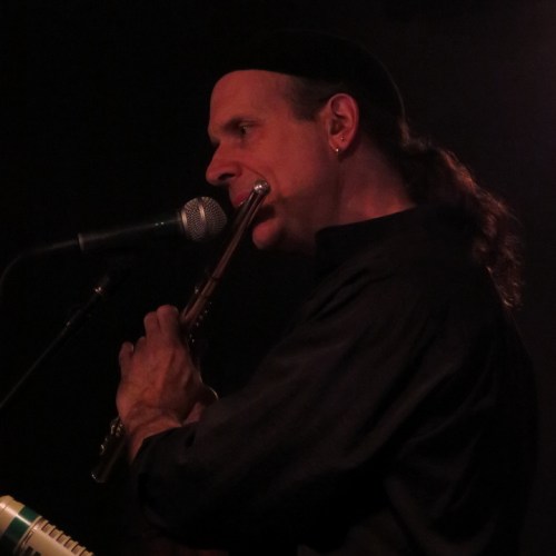 Daryl performing on 'Funky Flute Thing'