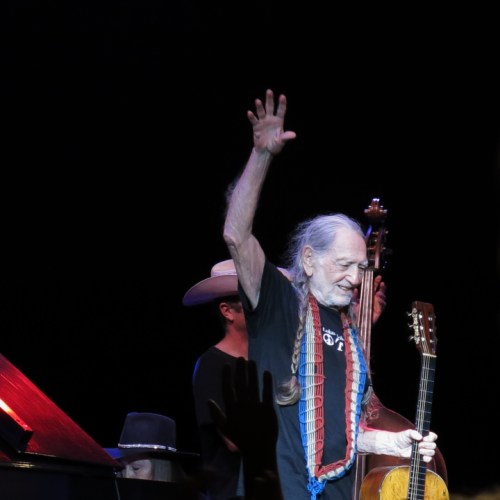 Willie waving good night