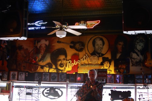 Robert's Western World