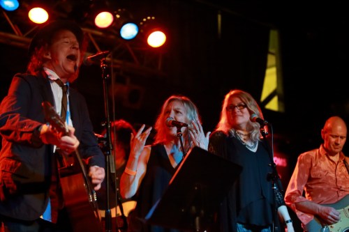 Dennis Brennan, Bonnie Hayes, Susan Cattaneo